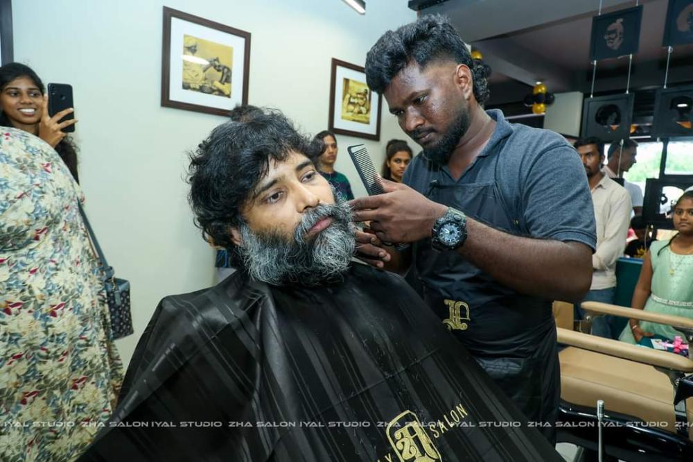 family-saloon-open-celebration-atta-kathi-dinesh